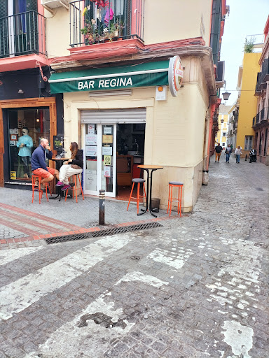 13435 cafe bar regina 1