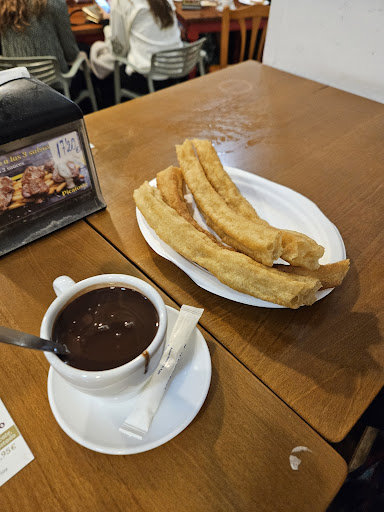16790 churros con chocolate
