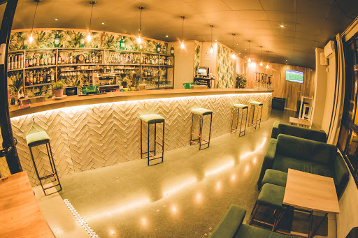 17195 cocteleria la suite sevilla