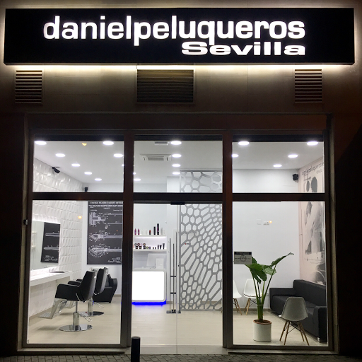 17737 daniel peluqueros sevilla