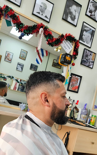 18649 el bigote de zapata barberia