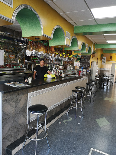 18911 el millenio cafe bar