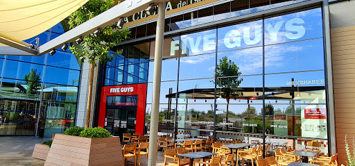 21318 five guys sevilla lagoh