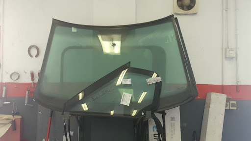 21958 glass talleres cristaleria del automovil medinaglass