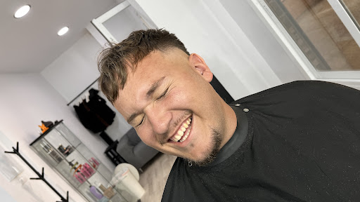 24327 kbarbiere peluqueros 1