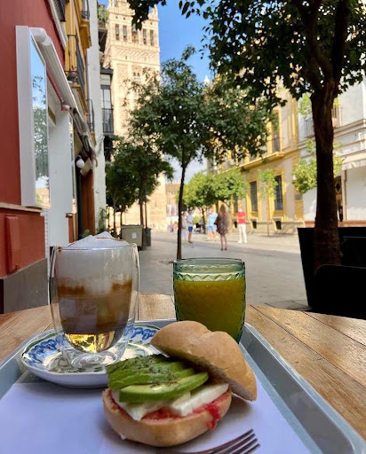 24781 la azotea vinos tapas