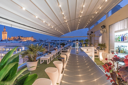 26084 la terraza del hotel inglaterra 1