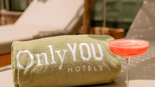 26481 limbo cocktail pool lounge