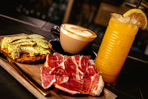 27015 mama queen cafe y copas 1