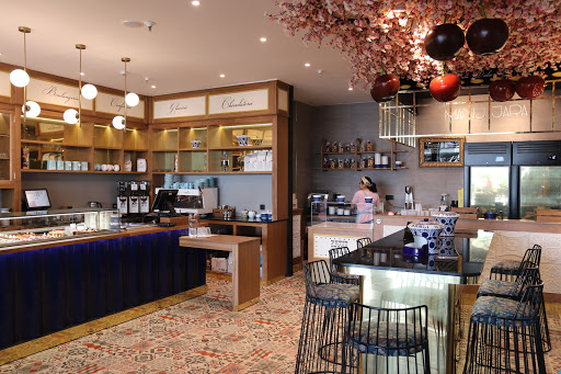 27102 manu jara dulceria centro