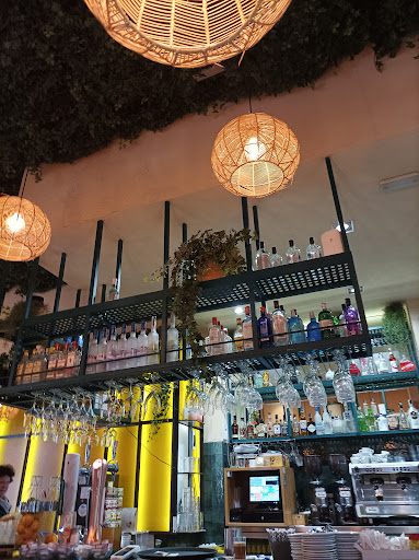 28318 mono cocktail bar