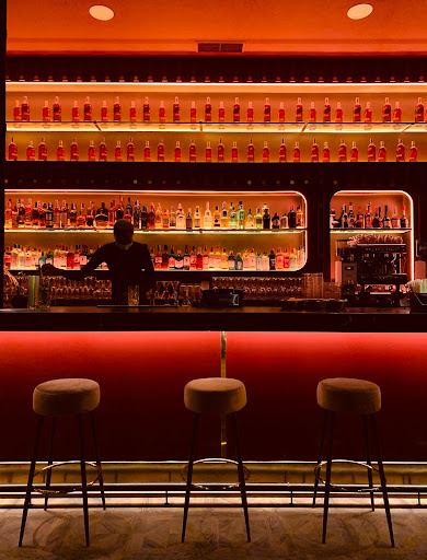 28328 montana cocktail bar sevilla