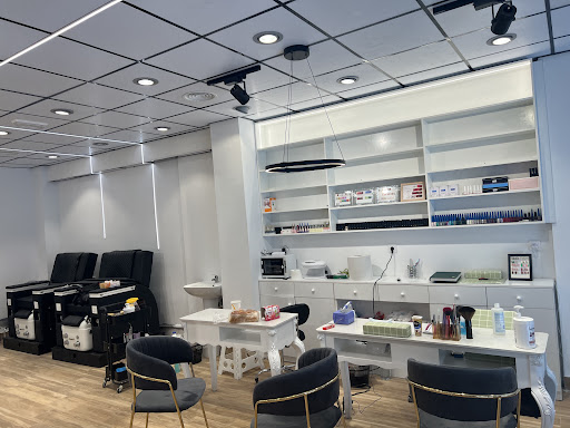 28366 moon peluqueria y unas