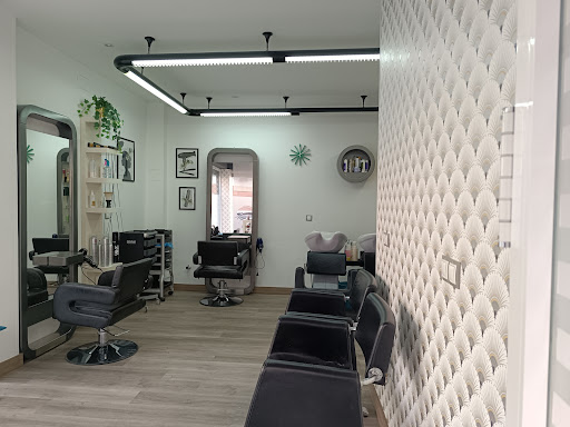 30593 peluqueria carolina romero nueva imagen 1