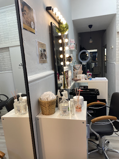 30817 peluqueria estetica low cost rocio marin