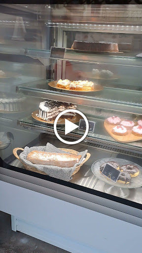 32717 queens bakery sevilla 1