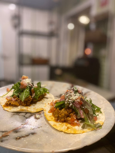 34775 restaurante por la boca muere el pez tapas 1