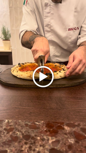 35235 ricca pizzeria 1