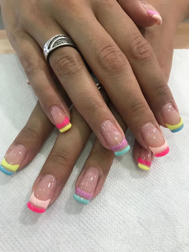 35693 salon de unas lola lin 1