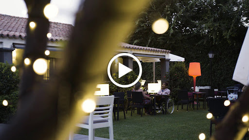 35906 santaclarita restaurant garden 1