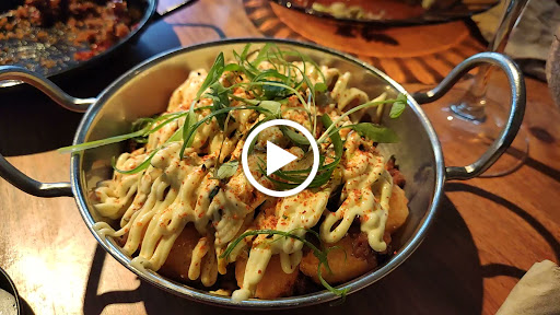36083 seis tapas bar 1