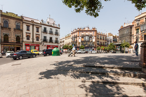 36844 studio calle pureza triana sevilla