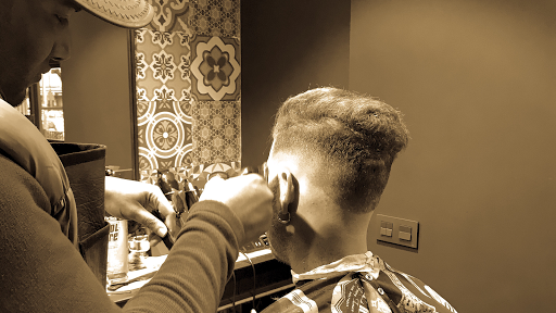 38996 the sopranos barber shop sevilla