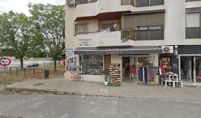 39154 torcuato luca de tena esquina avenida manuel siurot 1