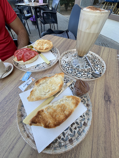 7786 atardecer cafeteria