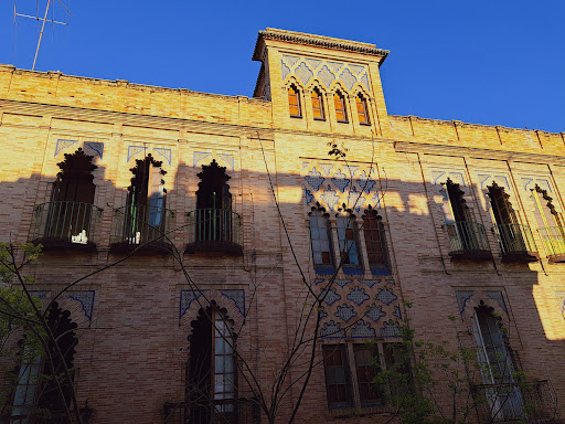 8366 bald monkey barber shop