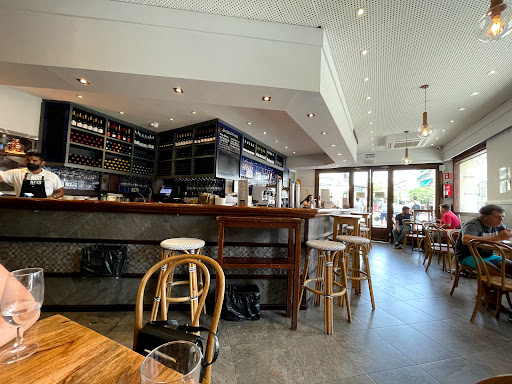 11106 bar tipico barra de tapas