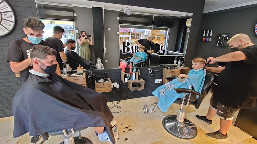 11385 barberos peluqueria luis montoto 1