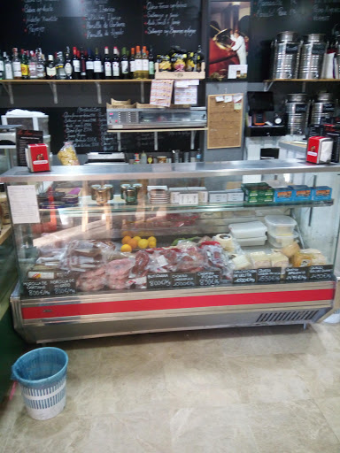 11993 bodega la luna 8211 chicharrones de sevilla 1