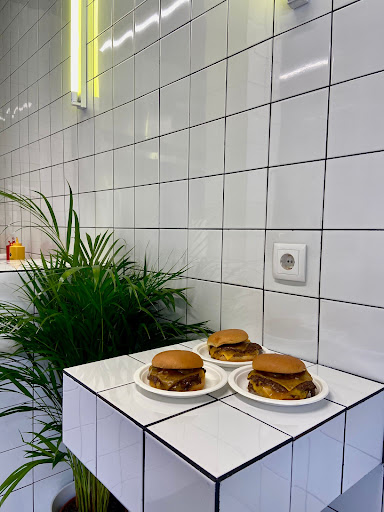 12632 bunny burger alfalfa 2