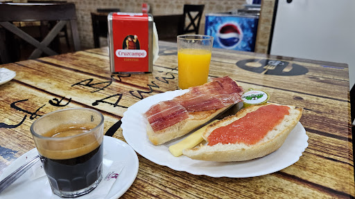 13580 cafe la paraita 1