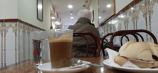 13725 cafe bar el cerro 2