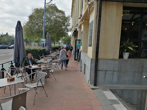 14454 cafeteria restaurante los galos