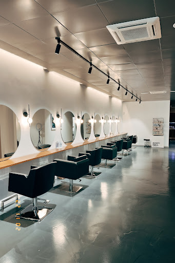 16834 claroscuro hair salon 2