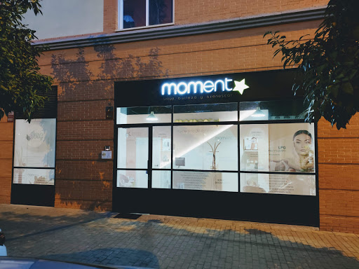 17011 clinica moment estetica