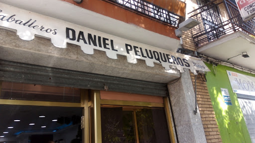 17740 daniel peluqueros sevilla 1