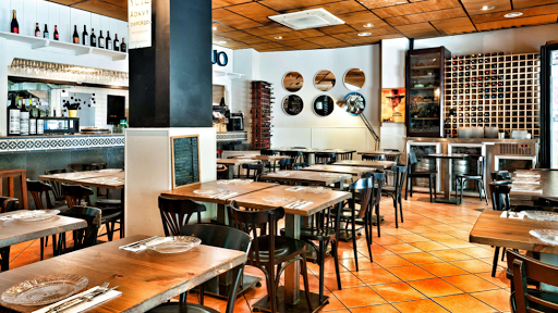18335 duo tapas bar 1