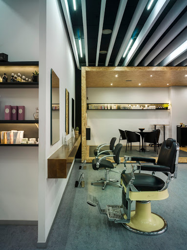 21448 france manuel peluqueros