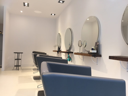 22098 green hair sevilla 1