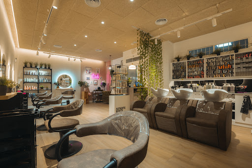 22336 hairdressing and beauty garden sl 2