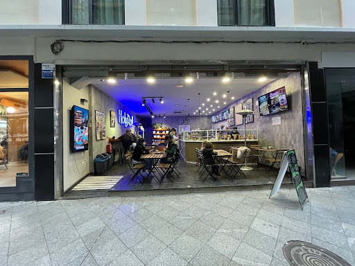 22536 heladeria holyroll cuna 2