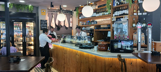 25151 la cava gourmet triana