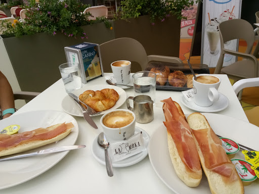 25715 la moka coffee lounge