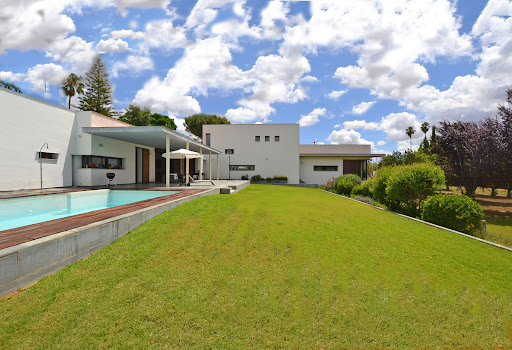 26204 lacroix international properties