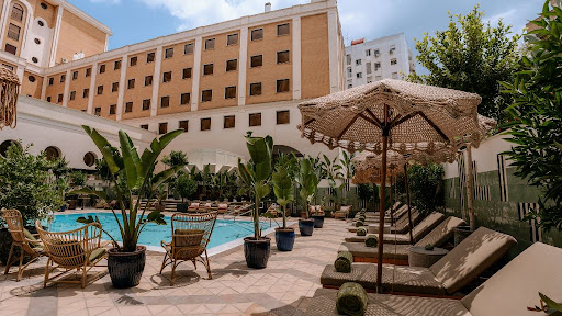 26481 limbo cocktail pool lounge 1