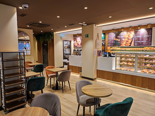 27072 manolo bakes 2